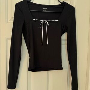 SOLD Hollister Women's Black Long Sleeve Tee with Bow